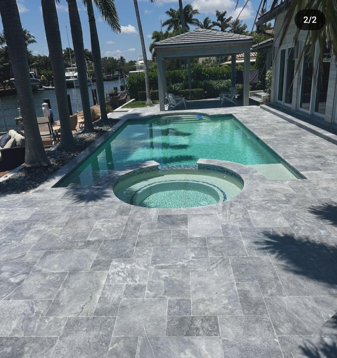 Waterfront pool design - modern pool Naples Florida